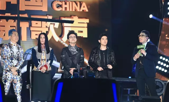 天然居品牌形象代言人華少強(qiáng)勢回歸 敬請(qǐng)關(guān)注第二季《中國新歌聲》